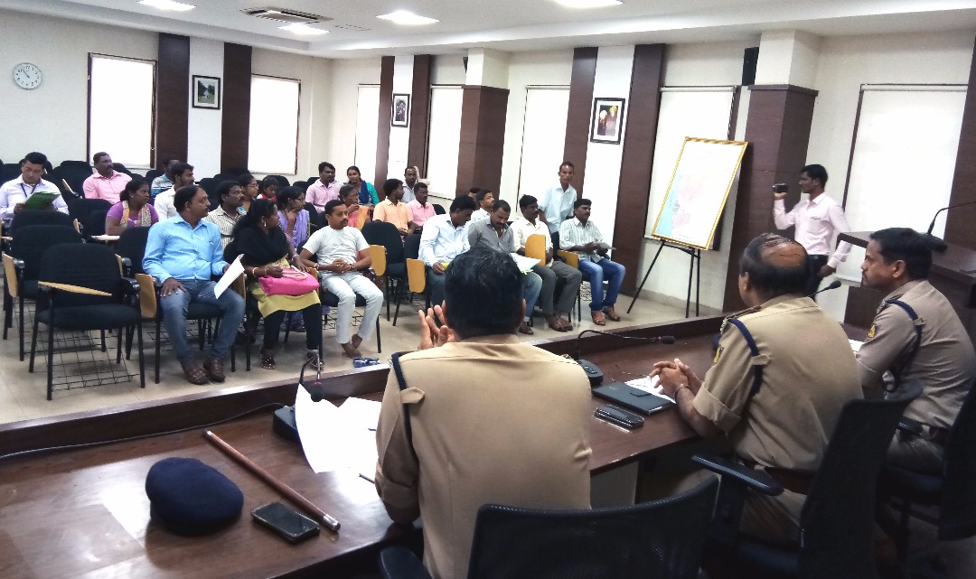 ದಲಿತ ಕಾಲನಿಗಳಲ್ಲಿ ಶಾಂತಿ ಸಭೆಗೆ ಆಗ್ರಹ